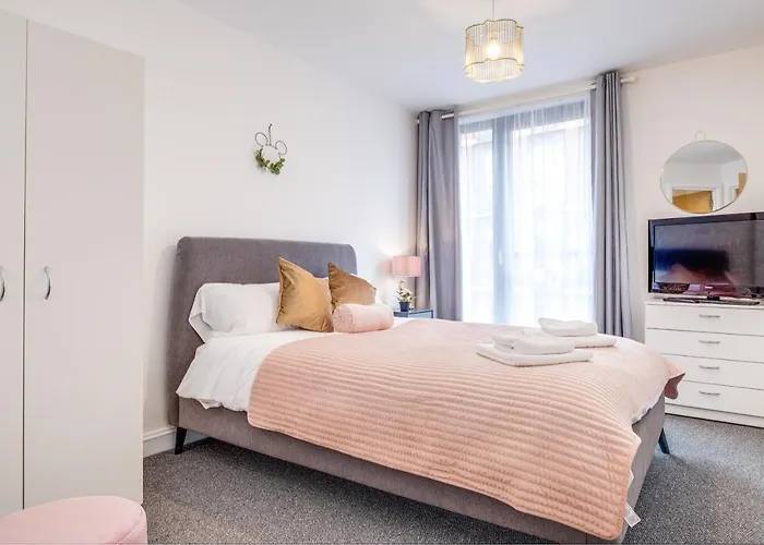 Fairytale 2 Bedroom Apartment City Centre Free Parking